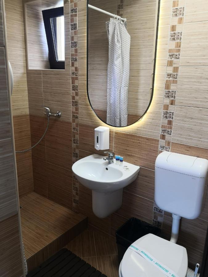 Cameră triplă